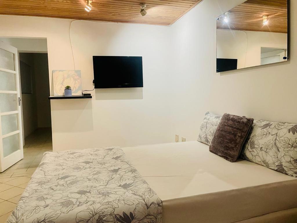 Coastwave Guest House Уолфиш Бей Екстериор снимка