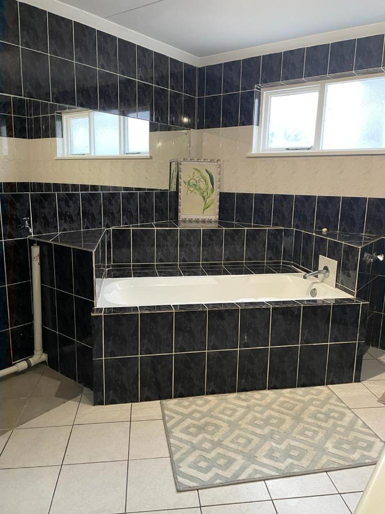 Coastwave Guest House Уолфиш Бей Екстериор снимка