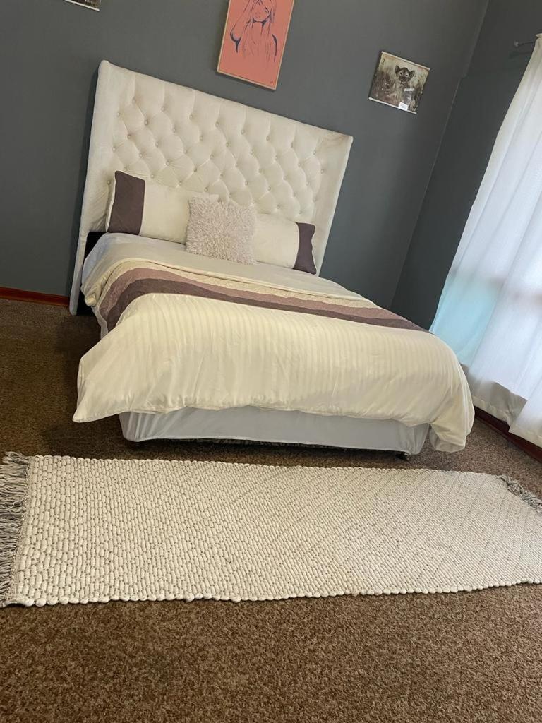 Coastwave Guest House Уолфиш Бей Екстериор снимка