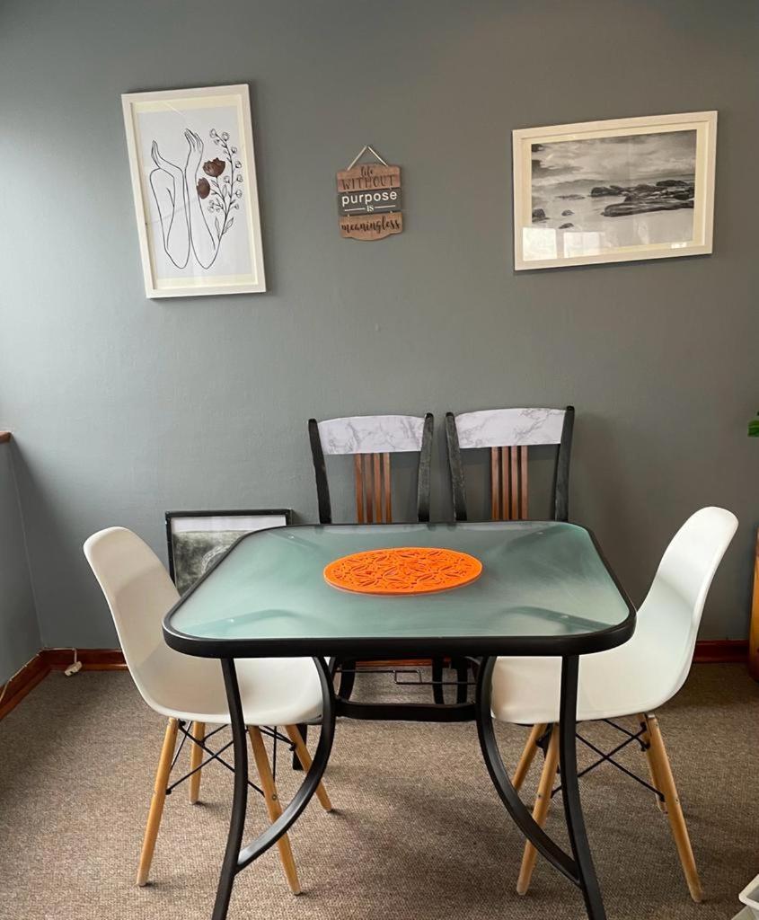 Coastwave Guest House Уолфиш Бей Екстериор снимка