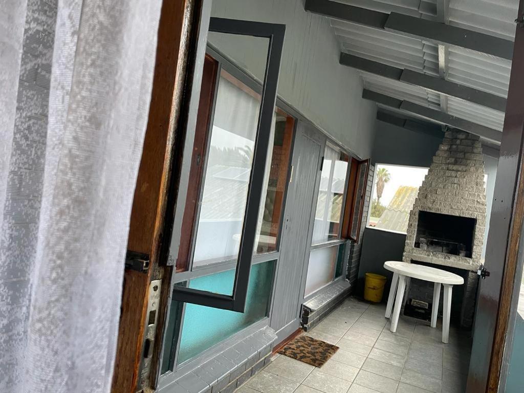 Coastwave Guest House Уолфиш Бей Екстериор снимка