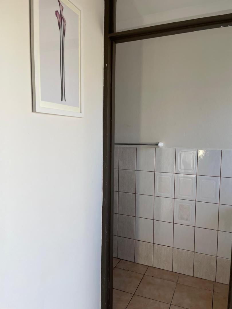 Coastwave Guest House Уолфиш Бей Екстериор снимка