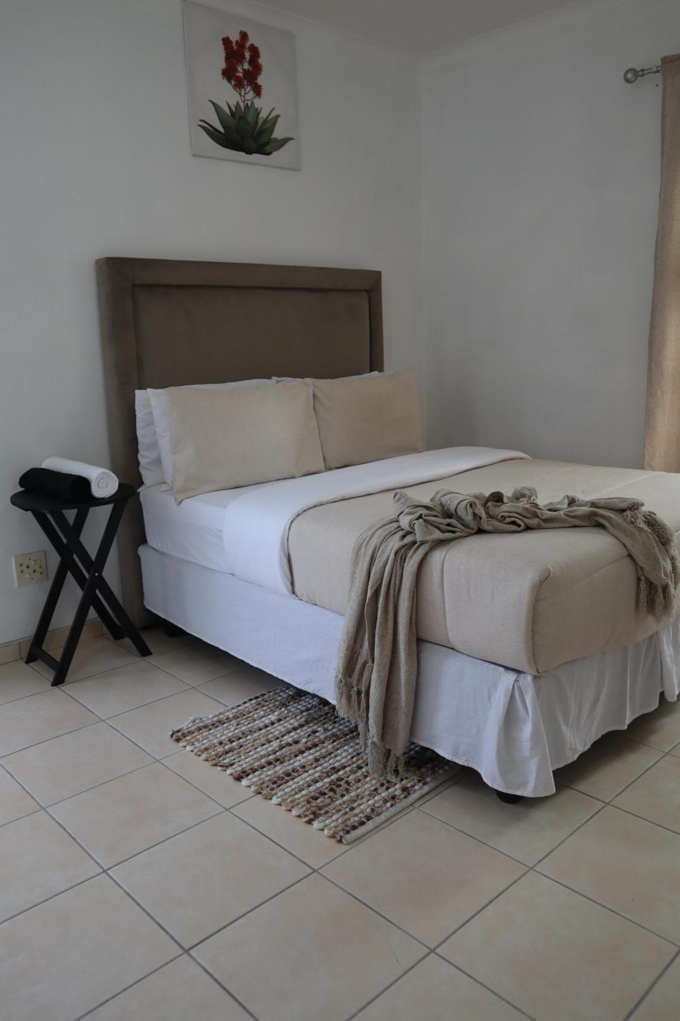 Coastwave Guest House Уолфиш Бей Екстериор снимка