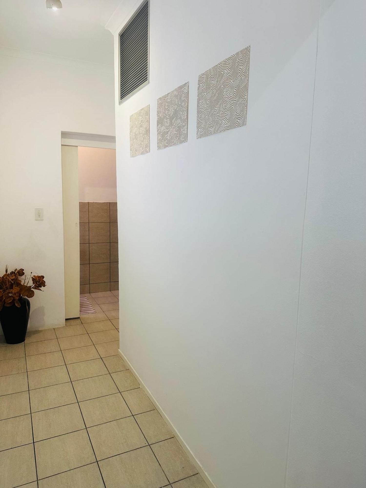 Coastwave Guest House Уолфиш Бей Екстериор снимка