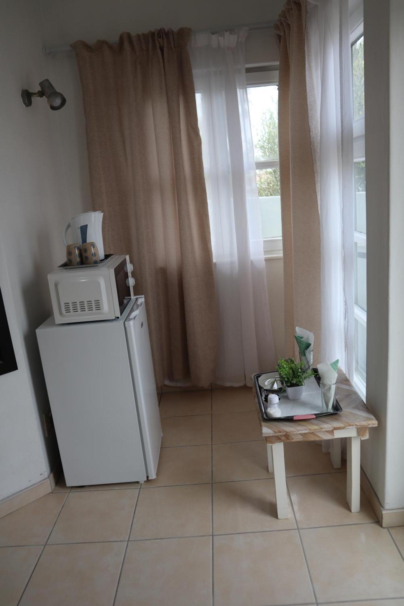 Coastwave Guest House Уолфиш Бей Екстериор снимка