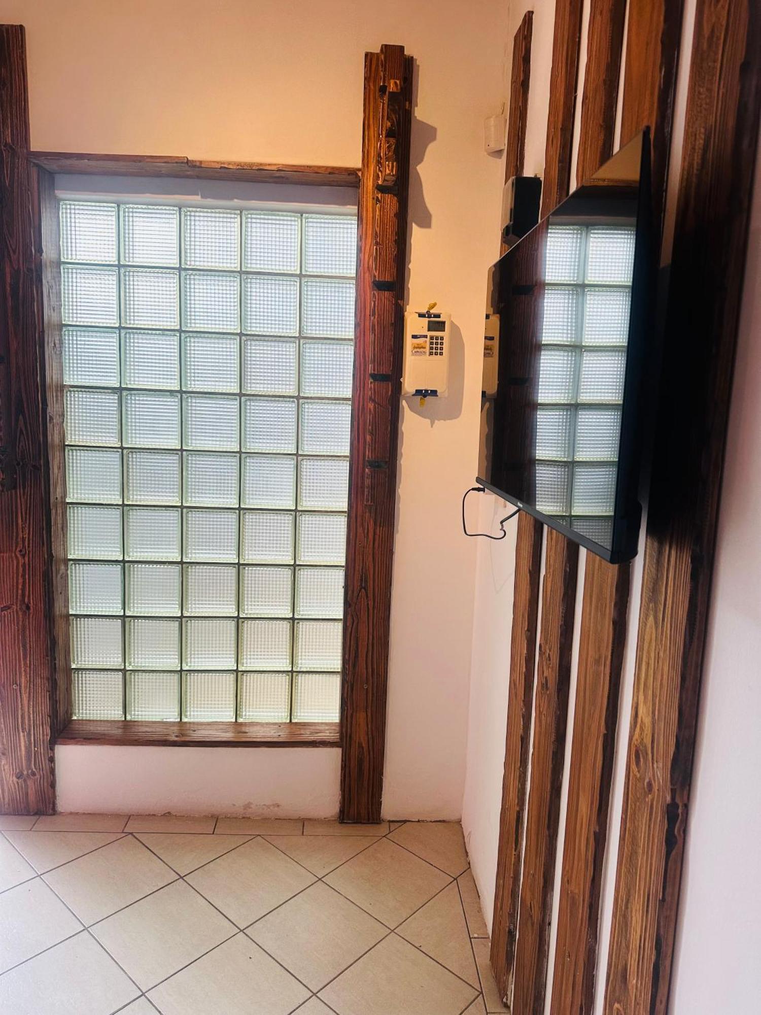 Coastwave Guest House Уолфиш Бей Екстериор снимка