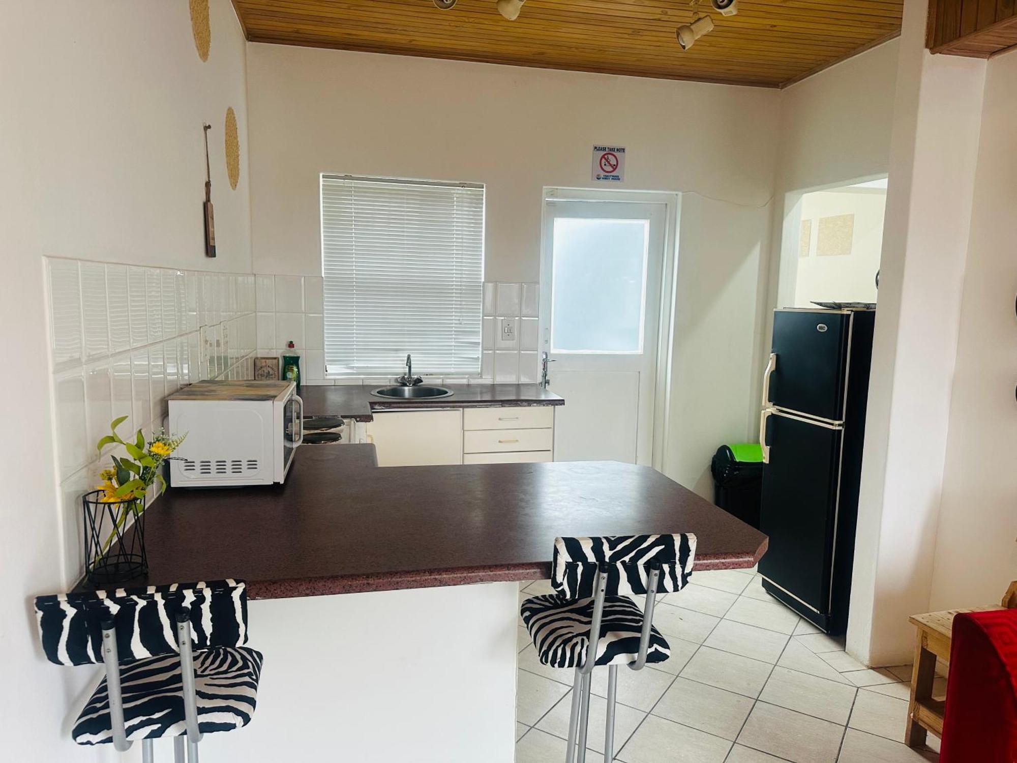 Coastwave Guest House Уолфиш Бей Екстериор снимка