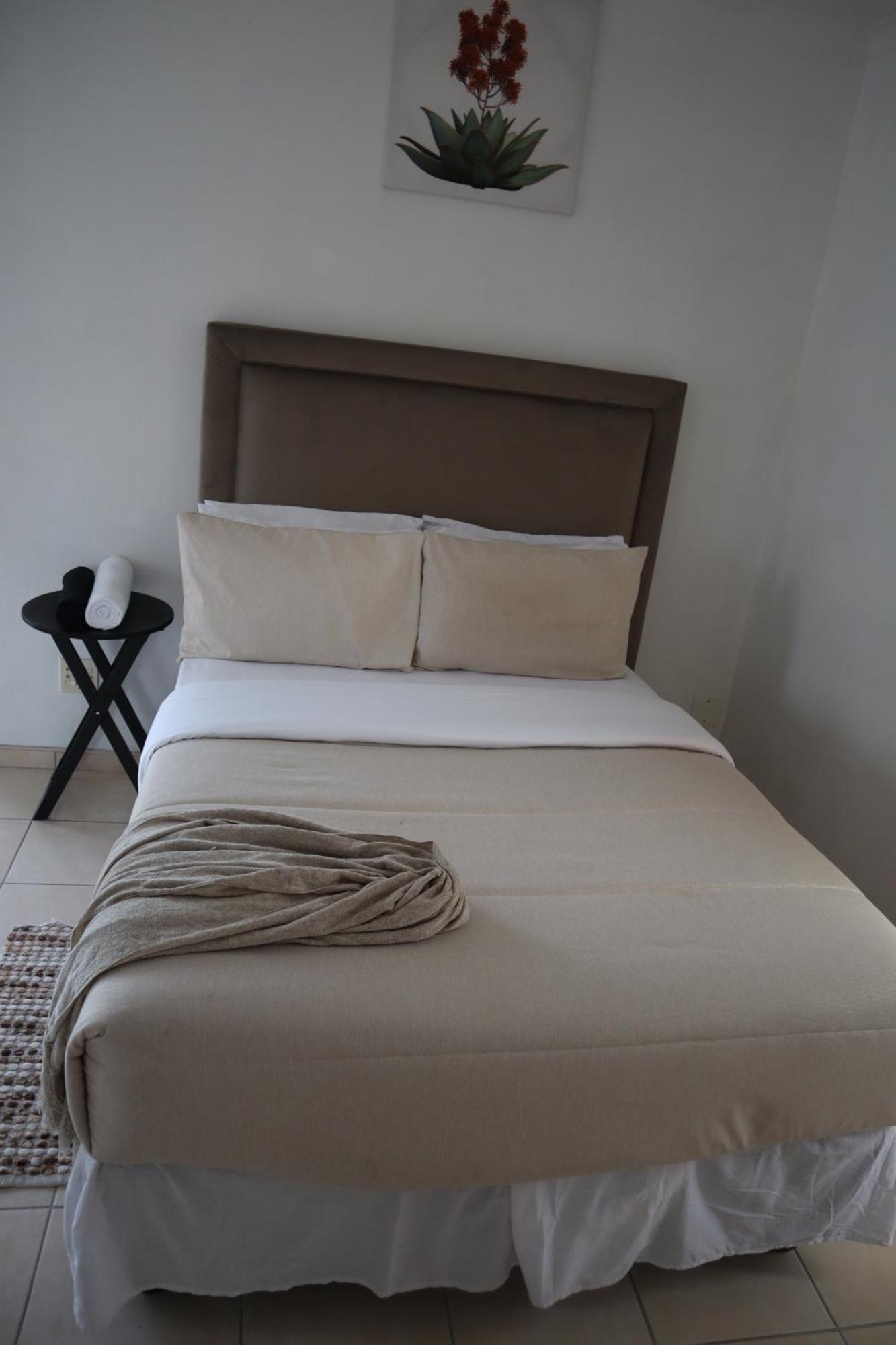 Coastwave Guest House Уолфиш Бей Екстериор снимка