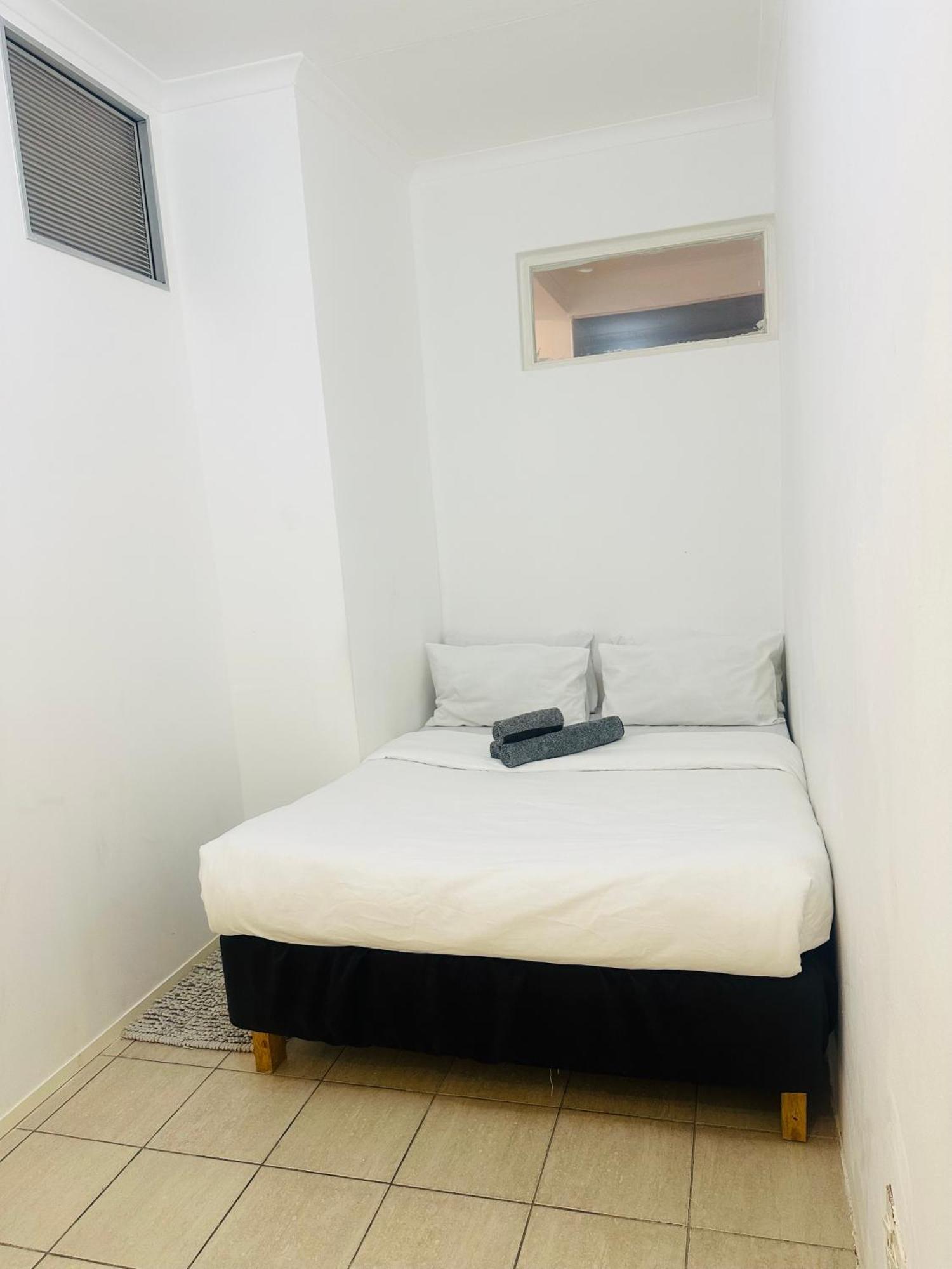 Coastwave Guest House Уолфиш Бей Екстериор снимка
